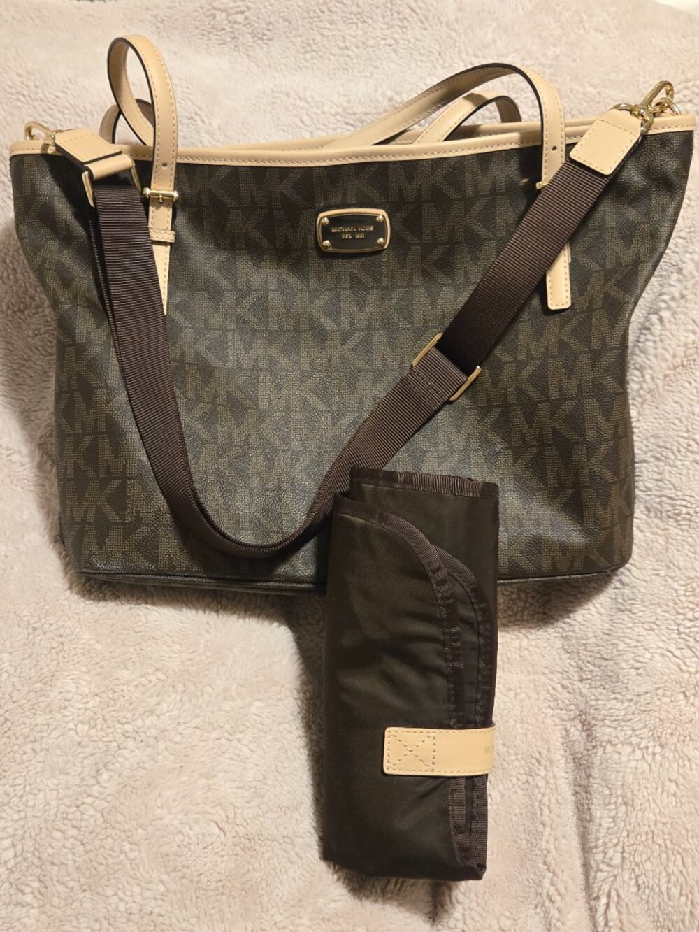 Michael Kors Authentic Tote/Diaper Bag - Picture 13 of 15